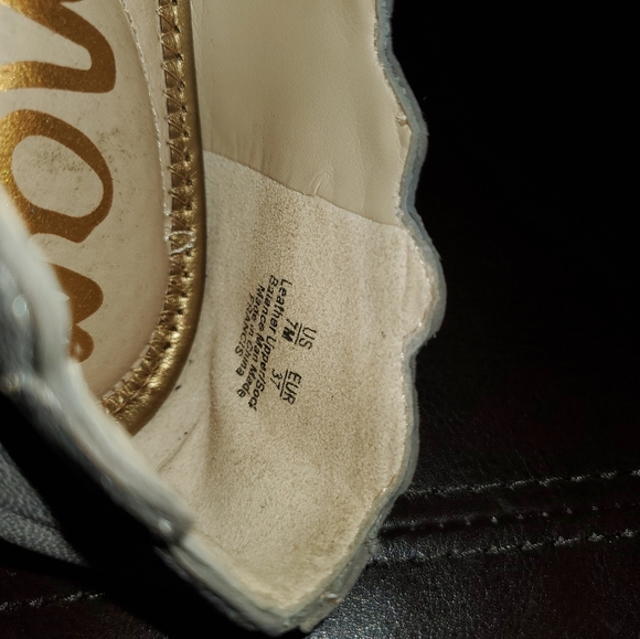 Sam Edelman silver scallop design leather flats - Picture 2 of 5